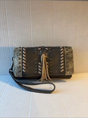 Women's Tassel Wristlet Clutch - Brown with Tan Accents